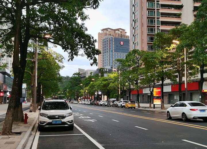 商友照明定制路星空(中国)助力东莞南城簪花路道路亮化工程建设